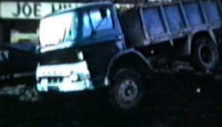 Heavy Goods Vehicle failing to navigate Rotcher, Holmfirth